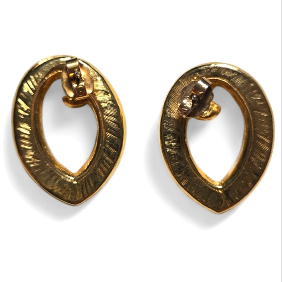 Avon Vintage Goldtone Faux Pearl Earrings Steel Posts - Picture 2 of 3